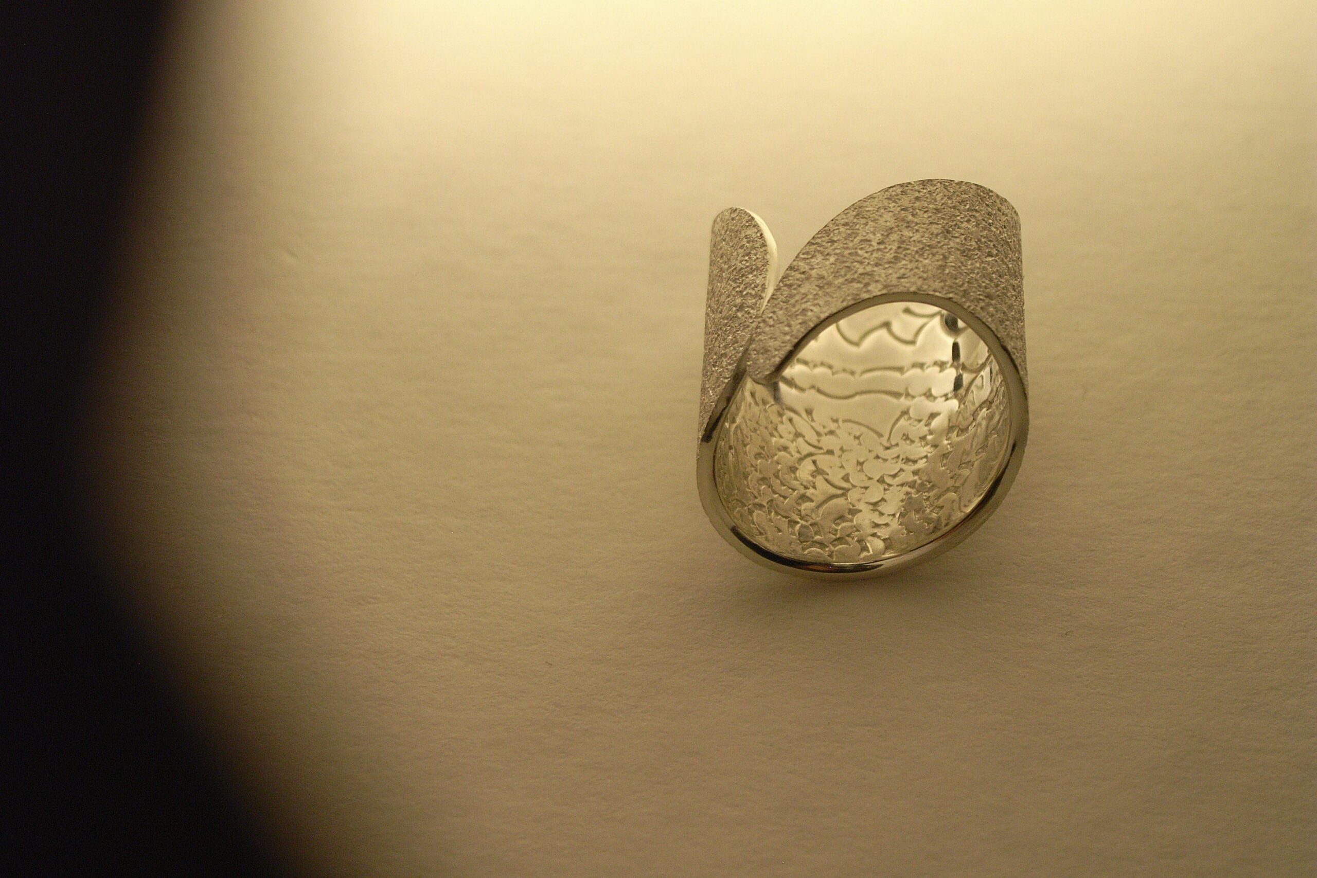 新しく渡し舟にて「un brillare」様のジュエリーを取り扱わせていただきます。